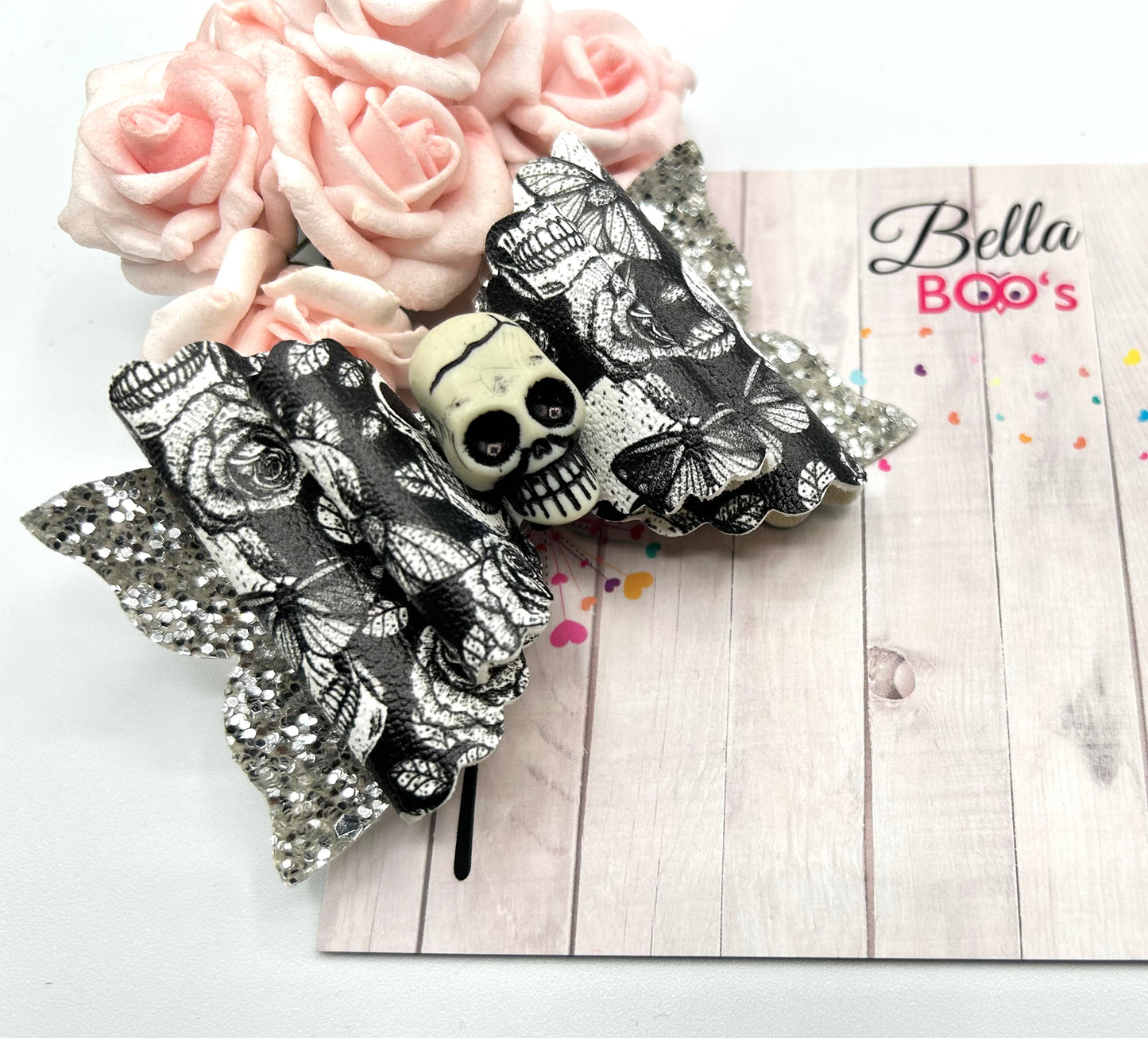 Load image into Gallery viewer, Black &amp;amp; White Skulls Hair Bow
