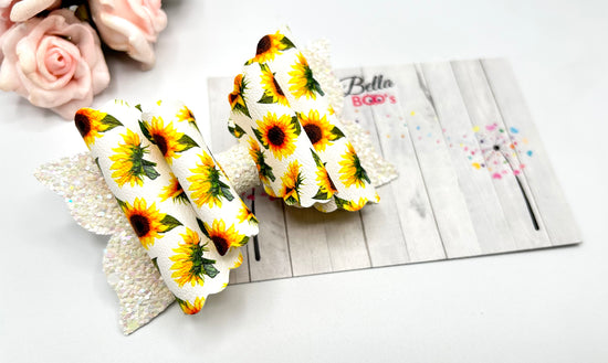 Load image into Gallery viewer, Pretty Sunflowers Hair Bow
