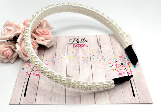 Load image into Gallery viewer, White Crystal Beaded Hair Band
