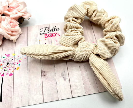 Load image into Gallery viewer, Woven Hair Scrunchie - Beige
