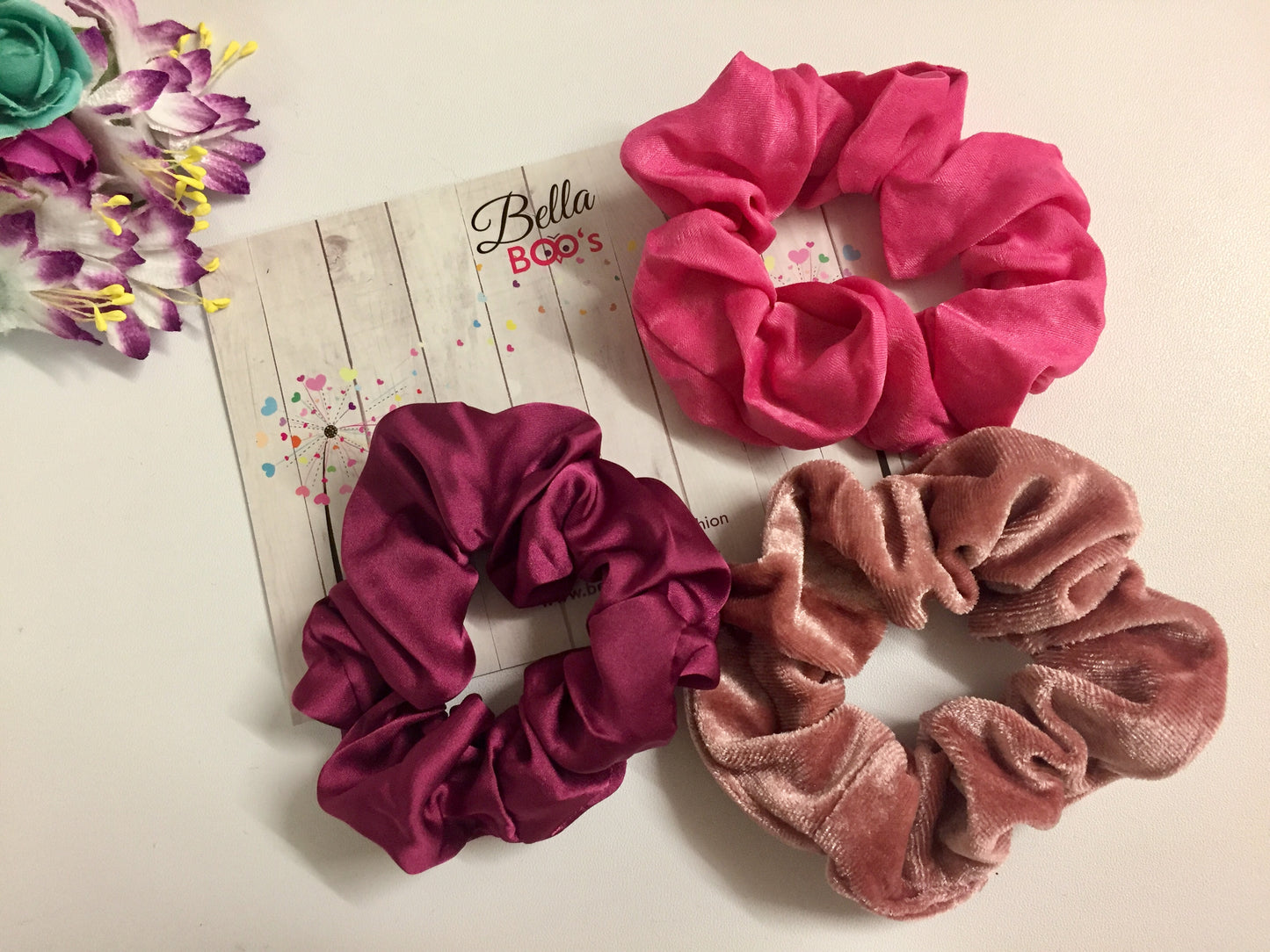 Load image into Gallery viewer, In The Pinks - Set Of 3 Scrunchies
