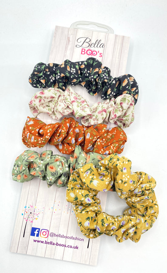 Load image into Gallery viewer, Dainty Set Of Hair Scrunchies - Cottage Vibes
